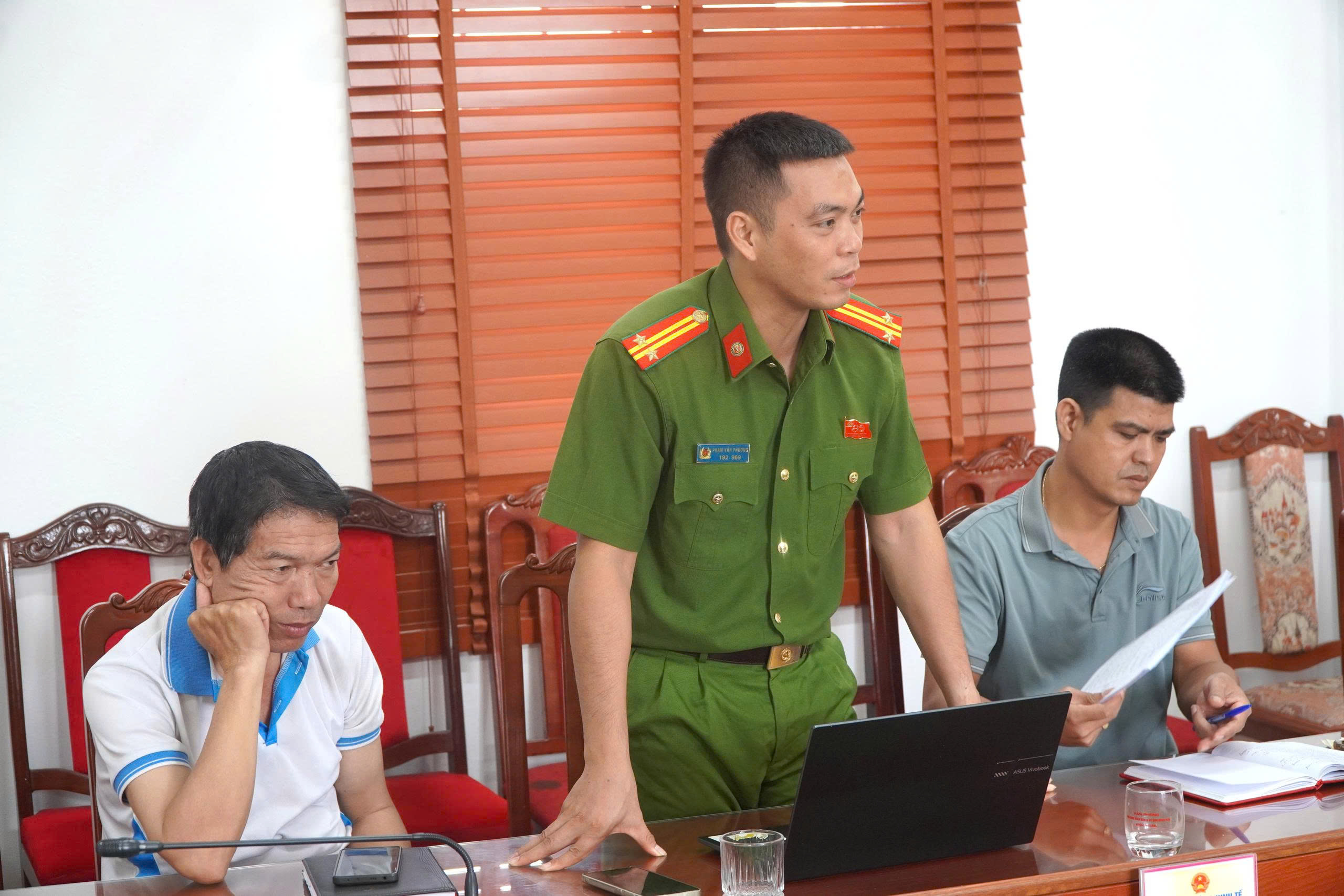 Công an xã Mao Điền: Chủ động tham mưu gỡ “điểm nghẽn”, góp sức tạo mặt bằng cho phát triển kinh tế